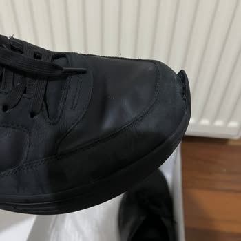 Tommy Hilfiger Shoes Poor Quality Issues