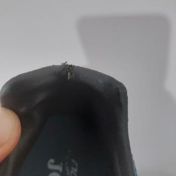 Boyner'den Aldığım Ayakkabı 2 Kullanımda Yırtıldı, Çözüm Süreci Mağdur Ediyor!