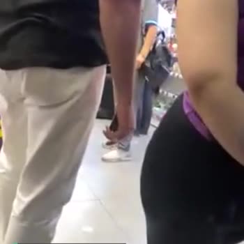 Gratis'te Saat Dolmamasına Rağmen Müşteriler İçeri Alınmıyor