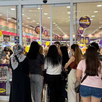 Gratis Mağazası Çalışma Saatlerine Uymuyor