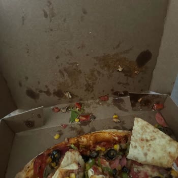 Domino's Pizza Kötü Bir Paket