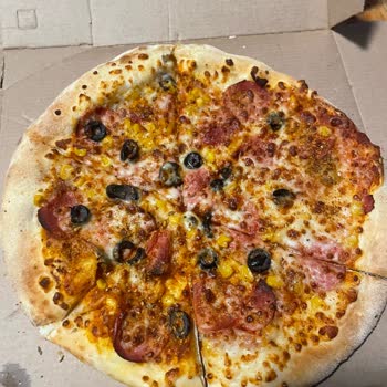 Kayışdağı Domino's Pizza Müşteriye Sundukları Kötü Pizzalar
