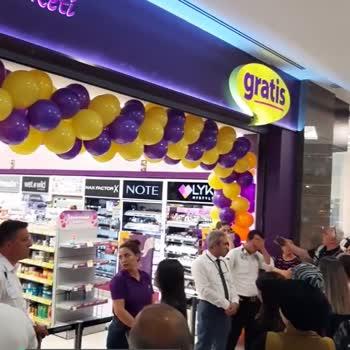 Antalya Gratis Mağazası İçeri Müşteri Almıyor