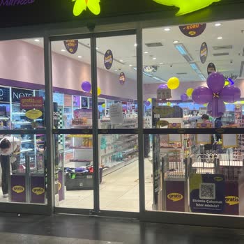 ArenaPark Gratis İndirim Günü Mağaza Kapattı