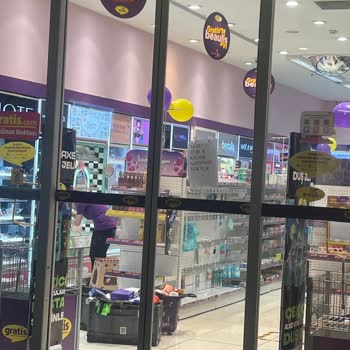 ArenaPark Gratis İndirim Günü Mağaza Kapattı
