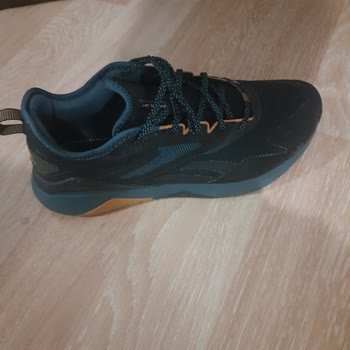 Reebok Spor Ayakkabının Kalitesiz Malzeme Kullanımı