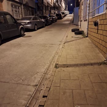 Esenler Belediyesi Ve Zabıta Müdürlüğü İş Yapmıyor Çalışmıyor.