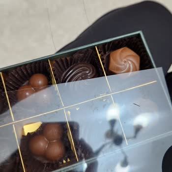 Kahve Dünyası Çikolata Paketinden Saç Teli Çıktı