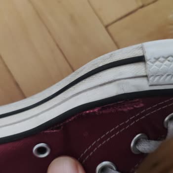 Converse Kalitesiz Ayakkabı 6 Ayda Kenarlarından Yırtıldı Açıldı