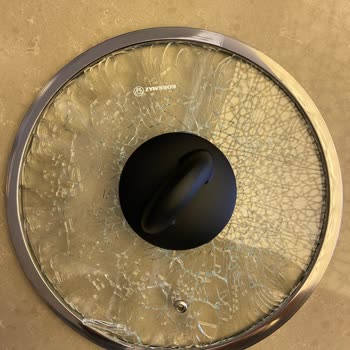 Korkmaz Mutfak Eşyaları Tencere Seti Cam Kapak Hasarı