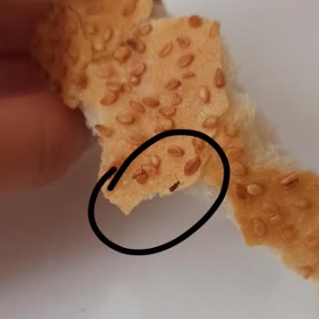 BİM'den Böcekli Ekmek