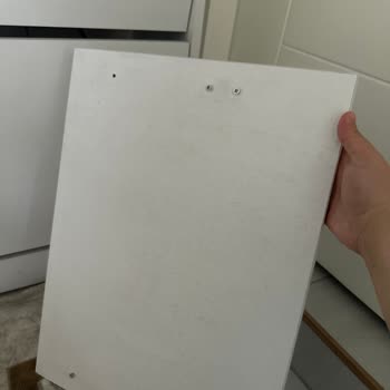Adore Mobilya Ayakkabılığın Plastik Aksamı Sağlam Değil