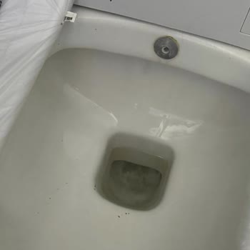 Opet Tuvaleti Aşırı Kirli!