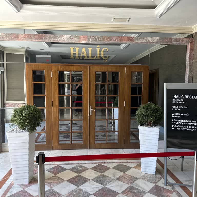 Haliç Park Otel Her Şey Dahil Hizmet Parası Alıp Yarım Pansiyon Hizmet