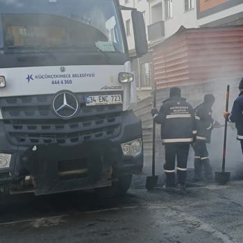 Küçükçekmece Belediyesi Bahçe Durağında Tehlike: Asfalt Kamyonu Hasarı