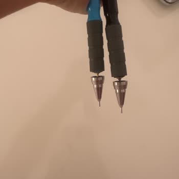 Tombow Marka Uçlu Kalemim Çok Çabuk Kırıldı