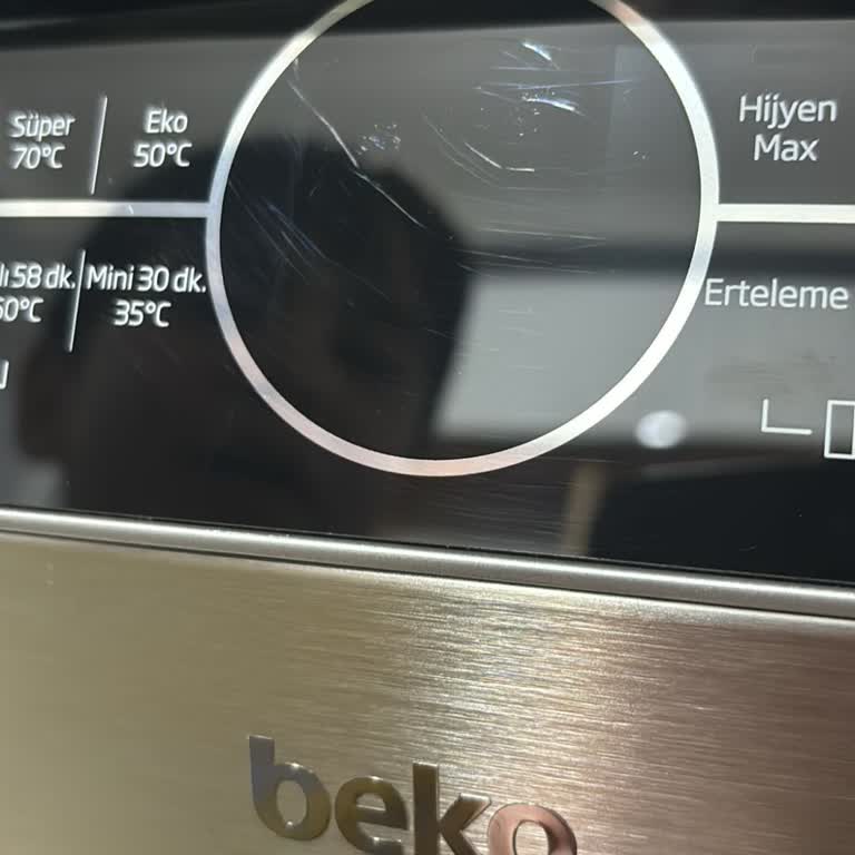 Глубокие царапины на экране посудомоечной машины Beko BM 6047 при доставке