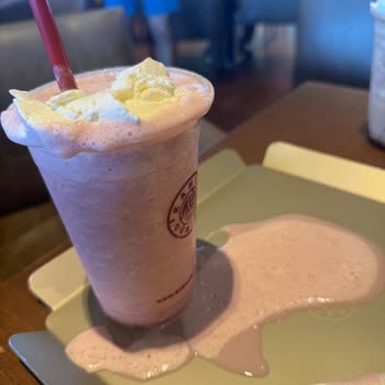 Mall Of İstanbul Kahve Dünyası Çalışanların Üslupsuzluğu