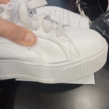 In Street Mağazasından Puma Ayakkabı 10 Günlük Kullanımda Yırtıldı.