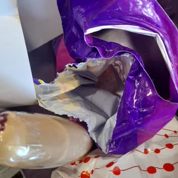 Gratis Mağaza Teslim Kargo Patlamış