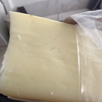 Migros Kaşar Peynirinde Hijyen Sorunu.