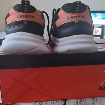 FLO Ayakkabı Hatalı Üretim!