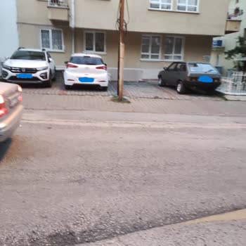 Başkent Enerjisa Otopark Girişinde Bulunan Elektrik Direği Sorunu