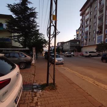 Başkent Enerjisa Otopark Girişinde Bulunan Elektrik Direği Sorunu