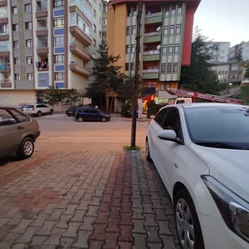 Başkent Enerjisa Otopark Girişinde Bulunan Elektrik Direği Sorunu