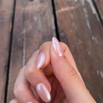 Alinda Nail Studio (Bornova) İşçilikleri Çok Kötü!