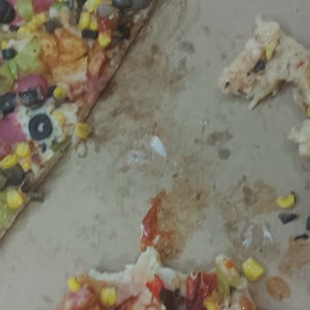 Sbarro Pizzadan Zeytin Çekirdeği Çıktı