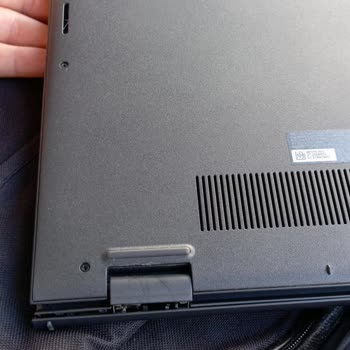 Dell Bilgisayarın Menteşe Sorunu Ve Garanti Problemi