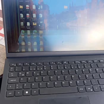 Dell Bilgisayarın Menteşe Sorunu Ve Garanti Problemi