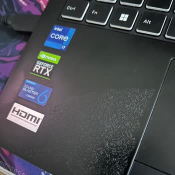 Monster Notebook 20 Günde Yüzeyde Aşınma, Cılız Ekran Çerçevesi