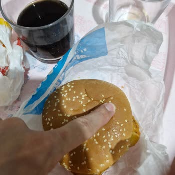Burger King Bu Burgeri Nasıl Müşterisine Gönderir.