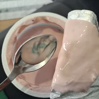 Sütaş Küflü Cisimli Yoğurt