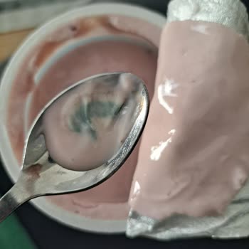Sütaş Küflü Cisimli Yoğurt