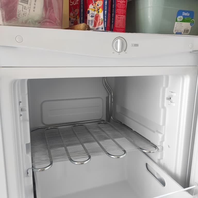 Uğur Derin Dondurucu Çekmece Kapağı Kırıldı