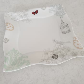 Karaca Züccaciye'nin Yamuk Tabanlı Tabağı!