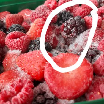 Lavi Juice Lavi Karışık Orman Meyvelerinin İçinden Saç Çıktı