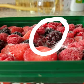 Lavi Juice Lavi Karışık Orman Meyvelerinin İçinden Saç Çıktı