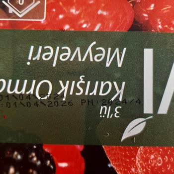 Lavi Juice Lavi Karışık Orman Meyvelerinin İçinden Saç Çıktı