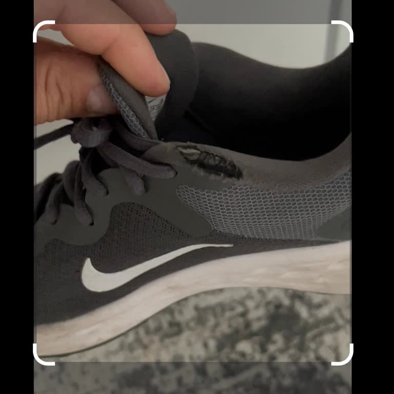 Nike Spor Ayakkabılarında Beklenmedik Açılma Sorunu