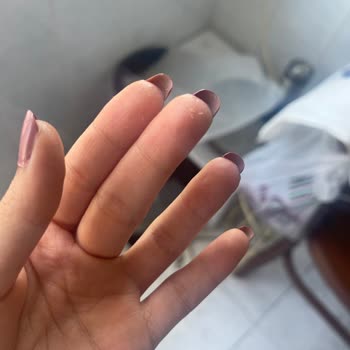 La Roche Posay Silgi Gibi Soyuluyor.