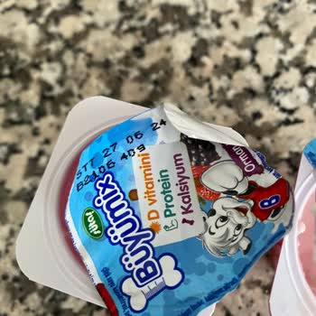 Sütaş Meyveli Yoğurt Bozulmuş.