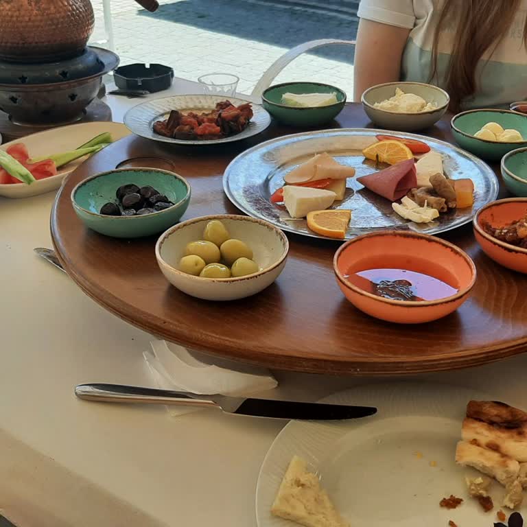 Ali Babanın Bir Çiftliği Var Bunları Allah'a Havale Ediyorum...