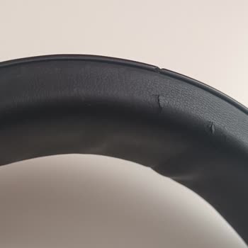 JBL Quantum, Deri Kısımlarında Deforme