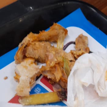 Usta Dönerci Avenue Beylikdüzü AVM'de Hayal Kırıklığı Yaratan Döner Deneyimi
