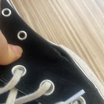 Converse Ayakkabı Yanı Açıldı