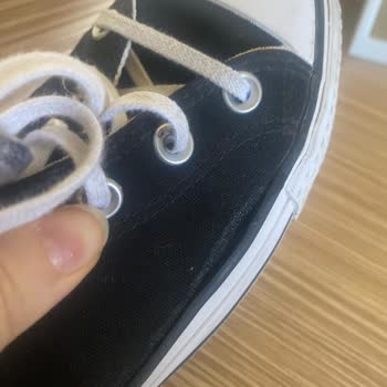 Converse Ayakkabı Yanı Açıldı
